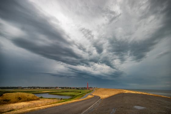 Daar komt wat onweer en regen 