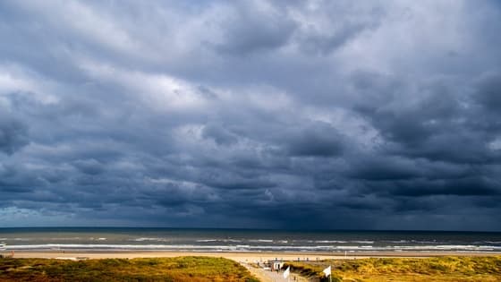 BUIEN BOVEN ZEE