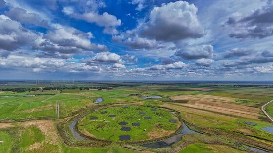 Het LOFAR gebied zon wolken en wind einde van de middag 