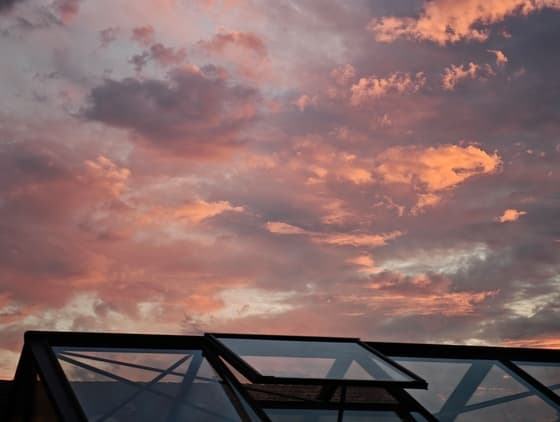 Lucht staat in vuur en vlam.
