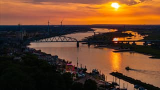 Zonsondergang tijdens de zomerkermis