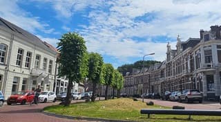Zon en sluierbewolking 