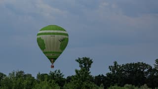 De luchtballon krijgt nog even een extra puffje gas