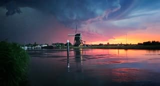 Bonkmolen met onweer 