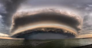 Zwaar onweer met shelfcloud (Westerschelde)
