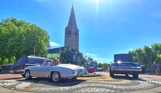 Oldtimers in de zon vandaag in Heemskerk 