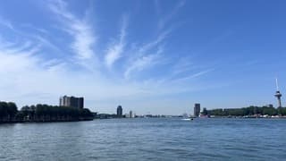 Sluierbewolking richting zuidwesten