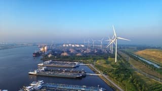 Vanmorgen vroeg nog mistig in Amsterdam 