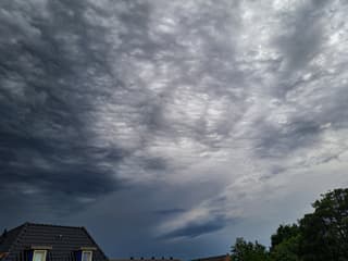 donkere wolken...