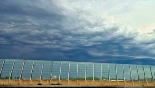Dreigende lucht boven Amsterdam