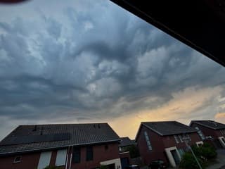 Onweerswolken 27-06-2026 avond