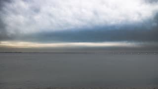 Regenbui boven de Zeelandbrug 