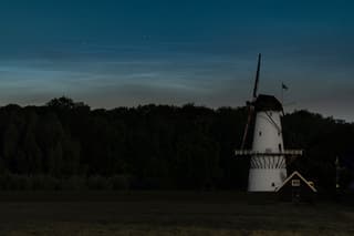 Lichtende nachtwolken waargenomen om 0.30 uur vannacht