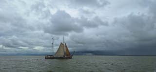 Buien op de Waddenzee