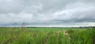 Bewolking boven de Groninger landerijen bij Niekerk 