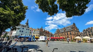 Heerlijk zomer weer op de Grote Markt