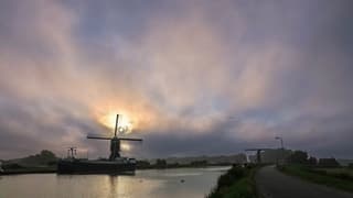 Bewolking net na zonsopkomst 