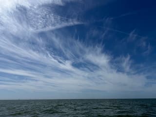 Wolken boven Markermeer
