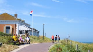Zonnig en warm en met wat sluierbewolking 