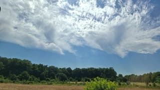 Bewolking op een tropische zomerdag 