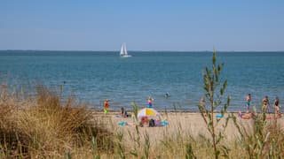Afkoelen langs de kust