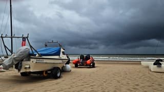Regenbuien naderen de kust