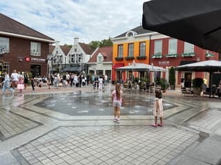 Een dagje Designer Outlet Roermond en in het centrum van Roermond wezen kijken met de mooie weerfoto s