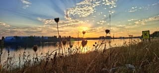 Zonopkomst boven Noordzeekanaal vanmorgen vroeg 