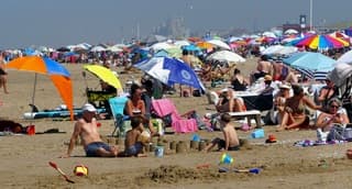 MIERENHOOP op strand Katwijk aan Zee 