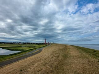 heerlijk weer,niet te warm,niet te koud..lekker windje..aan zee