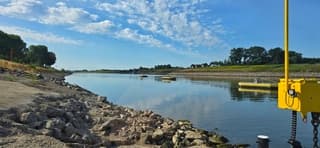 Lage waterstand in het Pannerdensch kanaal Veerpont kan nog net blijven varen 