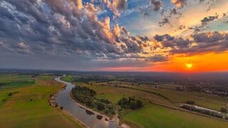 Zonsondergang bij de IJssel 