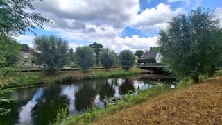 Wolken,  zon en wind aan de Mark 
