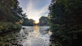Prachtig avondlucht en een rustige wolkenlucht