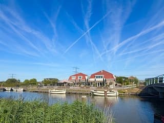 Veel contrails water