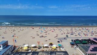 Warm strand weer vandaag in Wijk aan Zee 