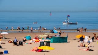 DRUKTE AAN ZEE