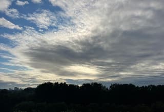 Achter de wolken schijnt de zon