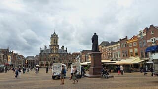 Grijs boven de markt