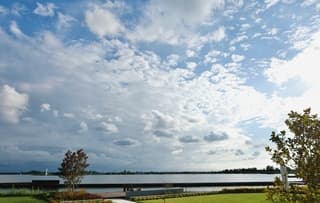 Wolken vanaf Kaag eiland 