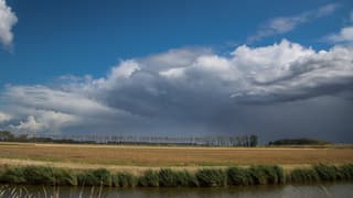 Cumulonimbus met neerslag