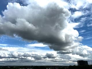 Prachtige wolkenlucht boven Veenendaal 