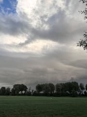 Wegtrekkende onweerswolk