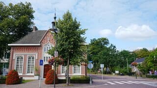 Meest bewolkt met opklaringen 