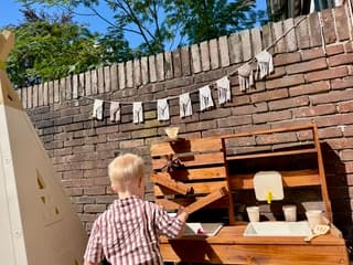 Buitenspelen in de tuin