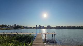 Beetje wind, zon en blauwelucht bij stelleplas