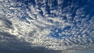 Deze wolken vanochtend mooi belicht door de opkomende zon