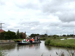 Jas aan op de boot