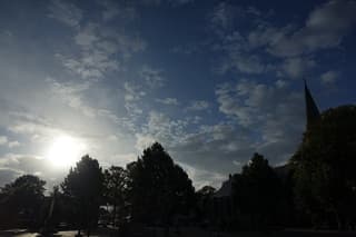 Een mooie lucht in het centrum van Putten voordat het begon te regenen