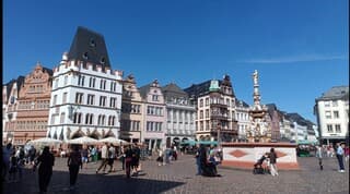 Heerlijk weer op de Hauptmarkt in Trier